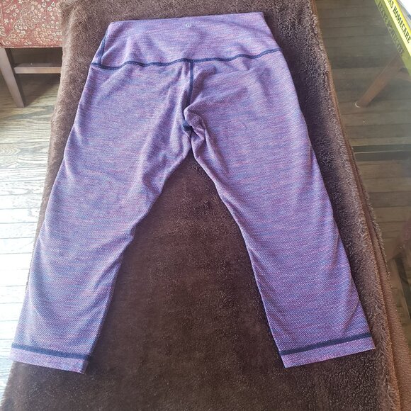 Lululemon - Picture 1 of 2